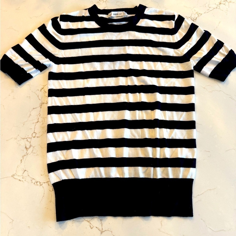 Zara Black and White Stripe Viscose Blend Short Sleeve Pullover Crew Sweater / M